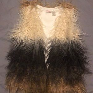 Girls sz Large Daytrip faux fur vest